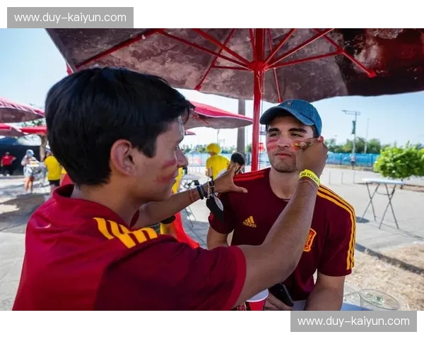 绿茵场上的冰与火之歌：回望西班牙与俄罗斯的史诗对决，谁才是真正的执棋者？